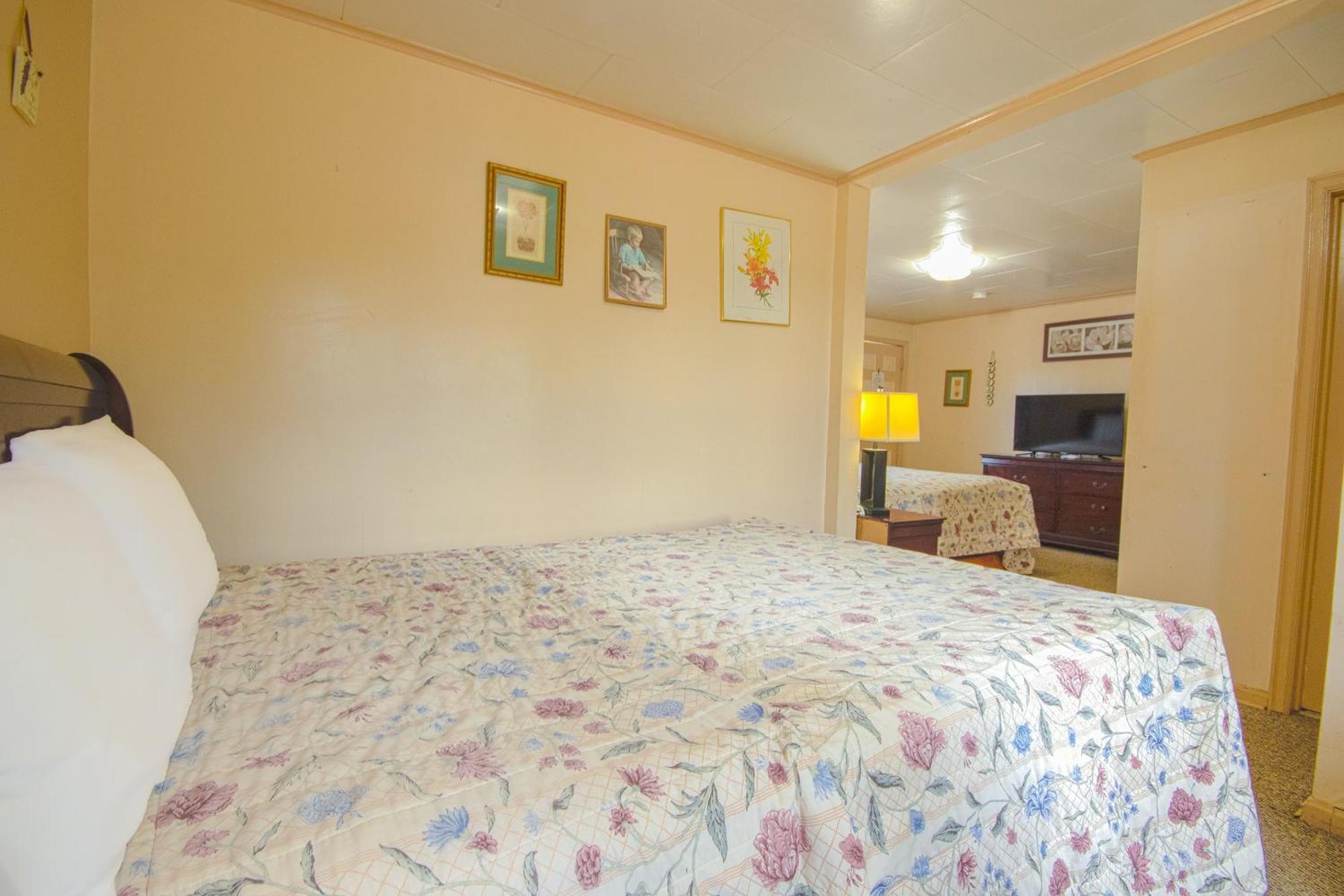 Sunflower Motel Hiawatha By Oyo Exteriér fotografie