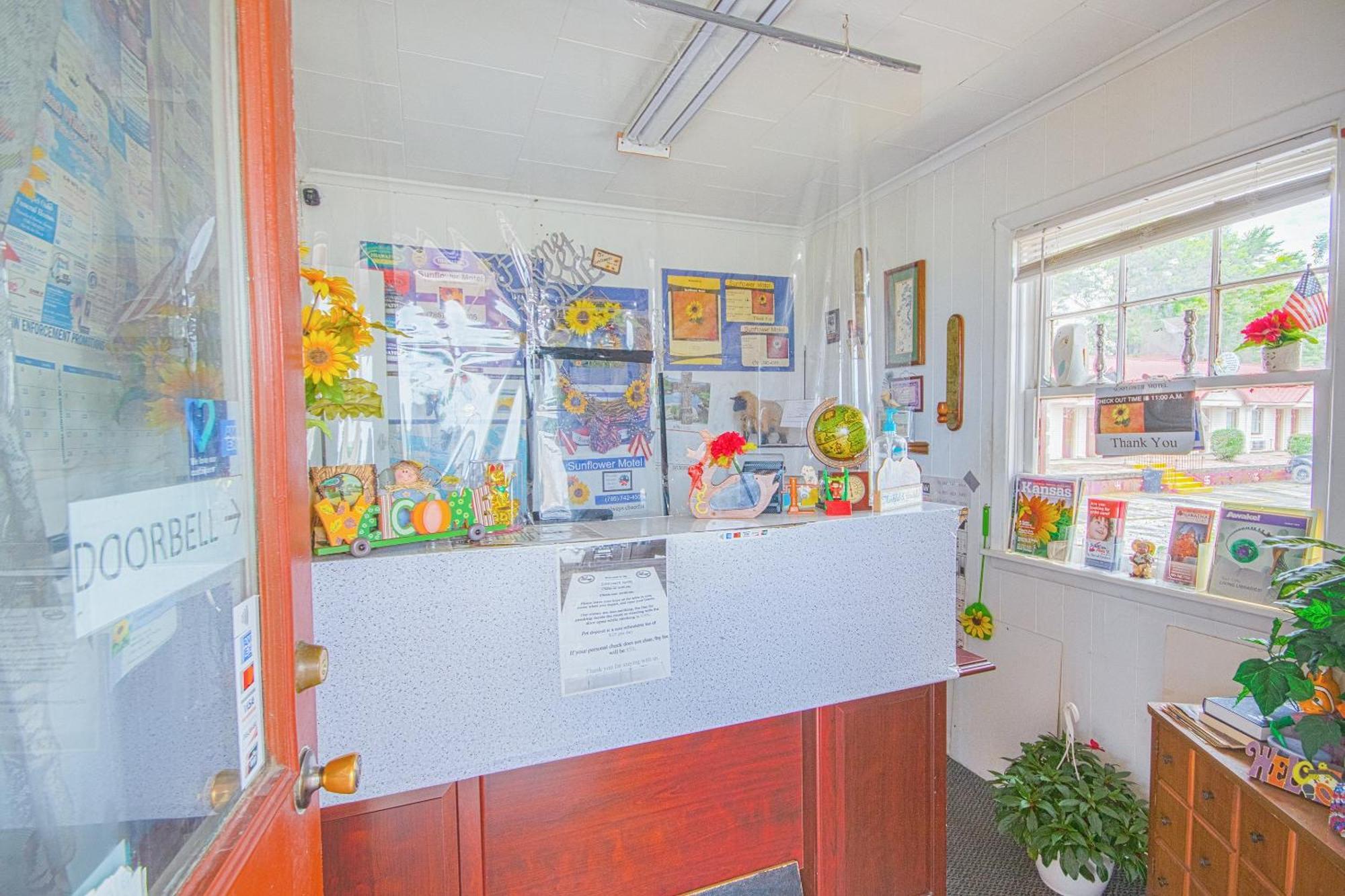 Sunflower Motel Hiawatha By Oyo Exteriér fotografie